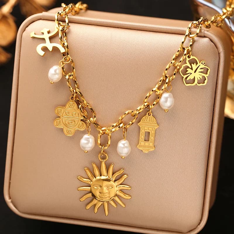 Halskjede med flere charms, 18K gull PVD