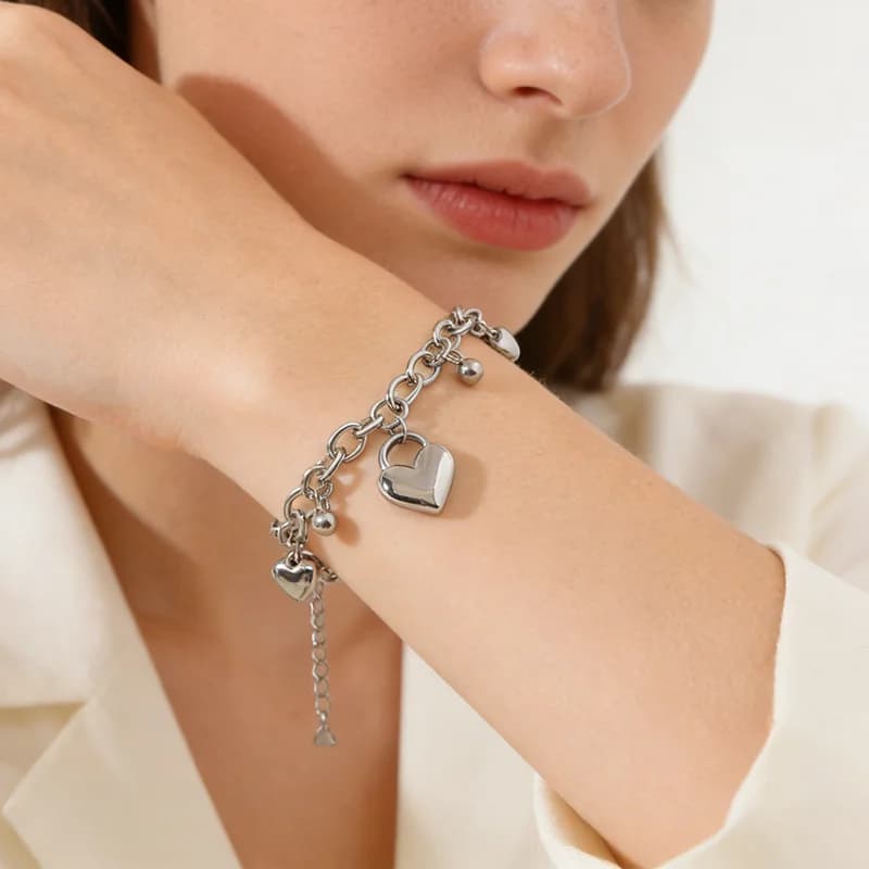 Sølvfarget hjerteperler vedheng armbånd