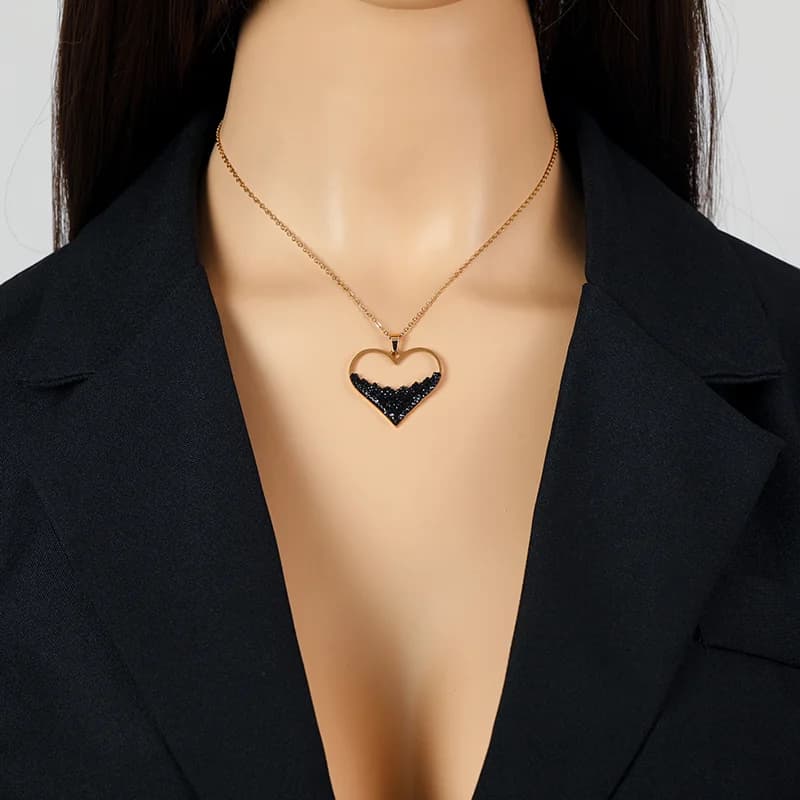Black Sparkling Heart Pendant Necklace