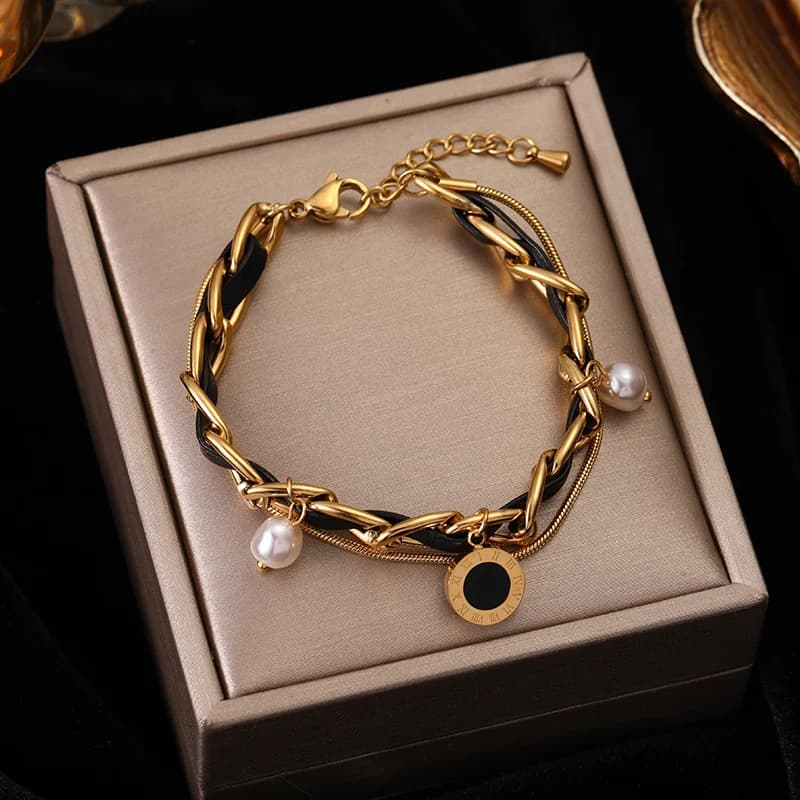 Flere lag charms-armbånd i gullfarge