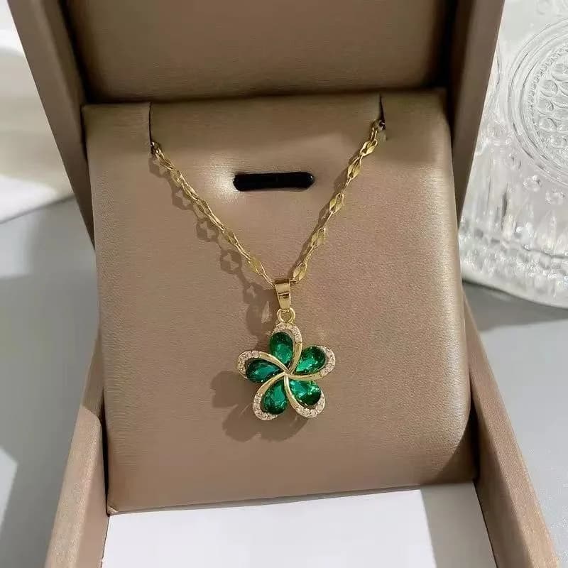 Sparkling Zircon Heart Pendant Necklace